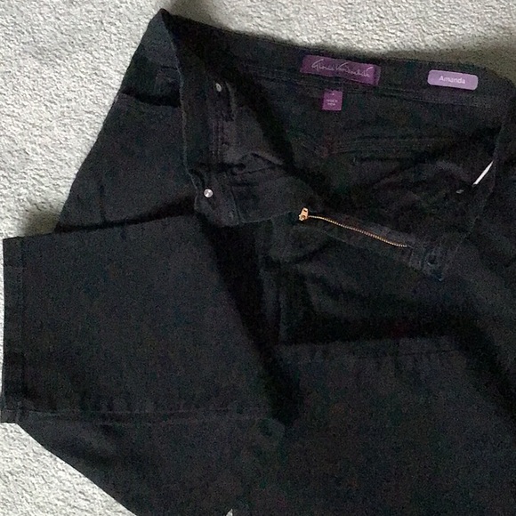 Women’s jeans - Picture 2 of 5